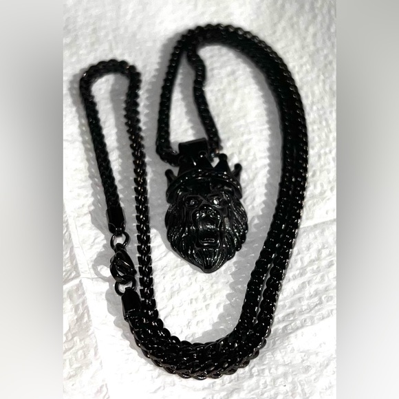 Men’ Chain with Lion Pendant - Picture 8 of 11